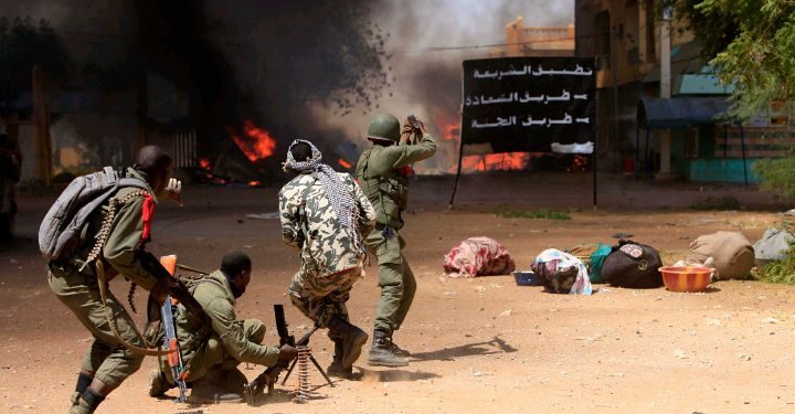 Hamenyekanye uko byagenze kugira ngo indege ya perezida wa Mali itwikwe n’ibyihebe.