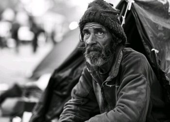 Hagaragajwe amakosa abantu bakora agatuma bahora mu bukene.