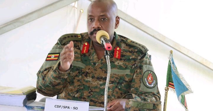 Umugaba mukuru w’ingabo za UPDF, Muhoozi, yagize icyavuga gikaze ku matora yo mu 2026 muri Uganda .