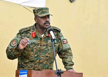 Umugaba mukuru w’ingabo za Uganda yahishyuye umwanya ashiramo perezida Kagame mu bantu yubaha.