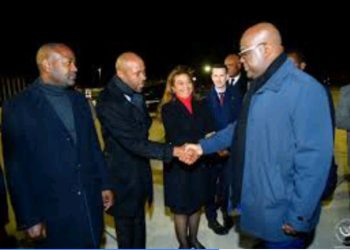 Perezida Tshisekedi yivumburiye mu nama ya OIF, ahita ataha itarangiye.