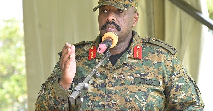 Gen Muhoozi yahishyuye impamvu Amerika itamutera ubwoba.