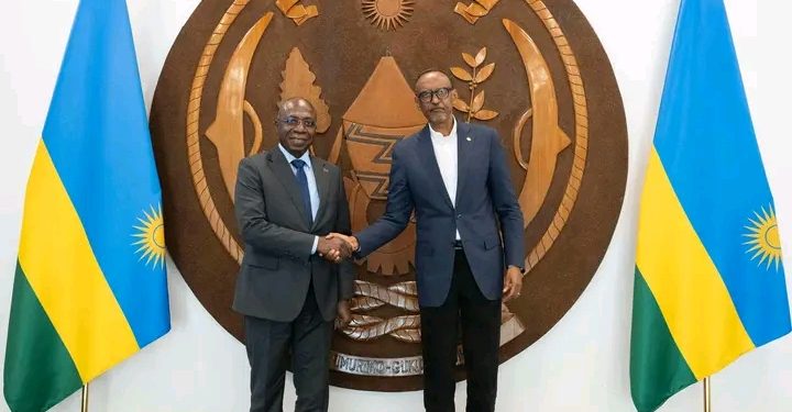 Intumwa ya perezida Lourenço yakiriwe i Kigali, baraganira no ku bibazo by’umutekano muke uri muri RDC.