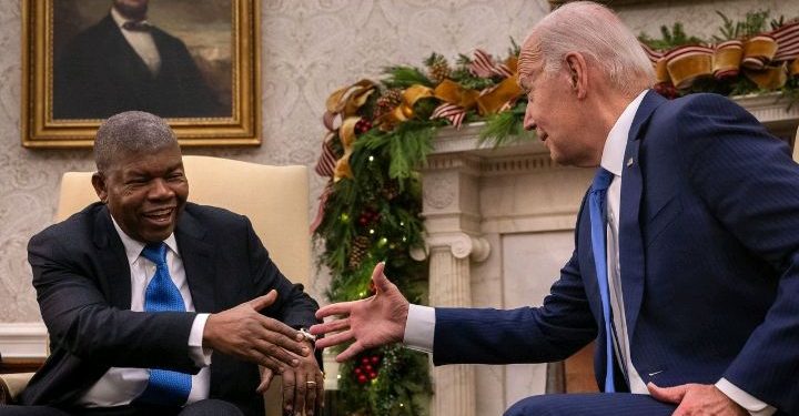 Perezida wa Amerika aragirira uruzinduko muri Angola.