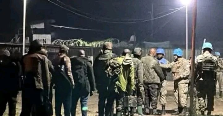 Abasirikare ba FARDC, FDNB, FDLR na Wazalendo batangiye kurambika intwaro hasi muri Goma.