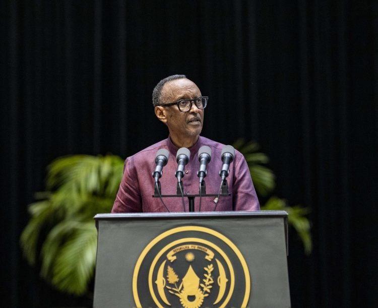 Perezida Paul Kagame yavuze ko Tshisekedi nta narimwe yigeze atorwa