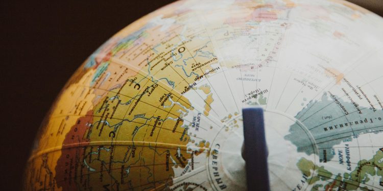 Ibindi bihugu bi komeye byasabye abaturage babyo guhunga umujyi wa Goma.