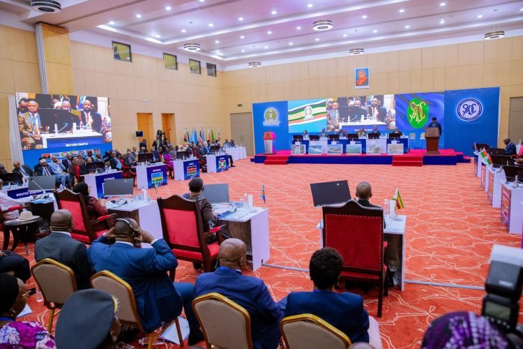 Iby’inama ya EAC na SADC i Dar es Salaam muri Tanzania.