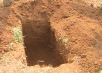 Yategetswe kwicyukurira imva barangije bayimuhambamo, ibirimo kuba ku Banyamulenge.