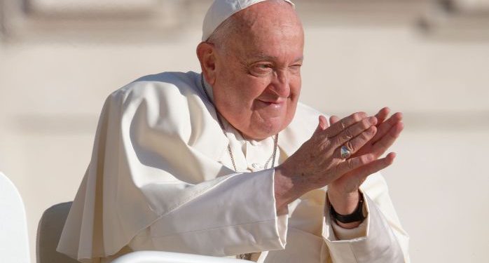 Papa Fransisco yasize avuze uburyo azashyingurwa bitandukanye nuko byakorwaga mbere! Ibirambuye…