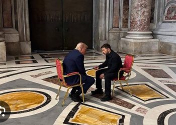 Perezida Trump na mugenzi we Zelensky bagiranye ikiganiro kidasanzwe.