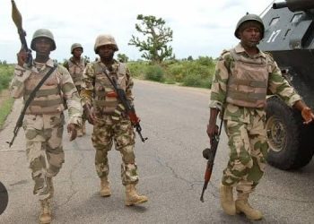 Nigeria: Abasirikare barenga 10 bapfuye.