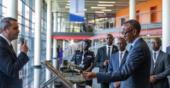 Perezida w’u Rwanda yerekanye inkingi zitatu Afrika yakubakiraho ikagira umutekano usesuye.