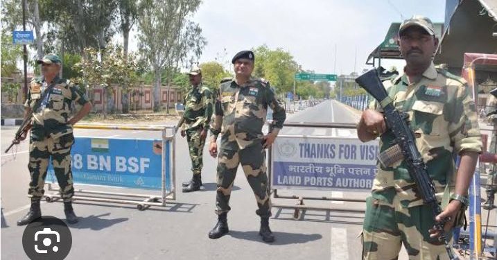 Rwa mbikanye hagati y’u Buhinde na Pakistan ivumbi riratumuka.