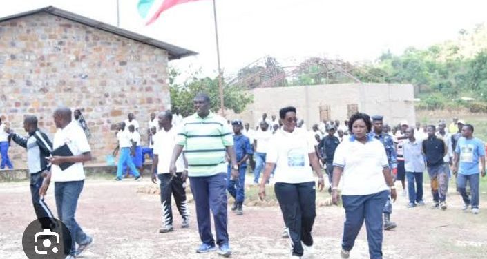 Robert arashinjwa kwivanga mu matora ya Chef-de Camp i Burundi.