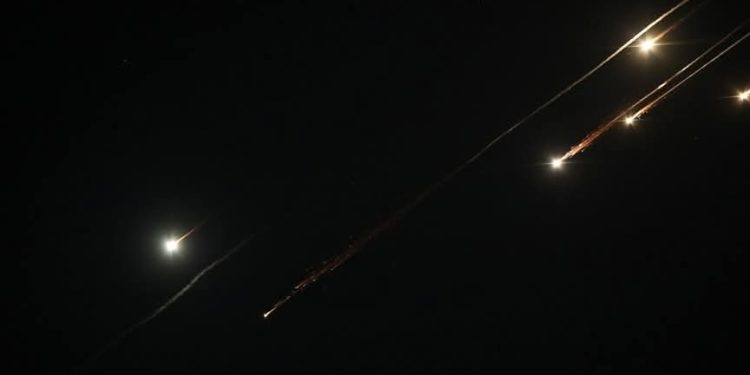 Umuriro watse hagati ya Israel na Iran, kimwe kibona icyabo nk’igiterabwaba.