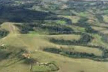 Fizi: Nyuma yo kwica komanda bamurashe bataye umurambo we mu ruzi.