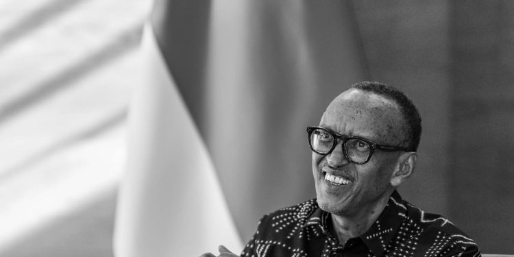 Perezida Kagame yaburiye abavuga ko bazatera u Rwanda.