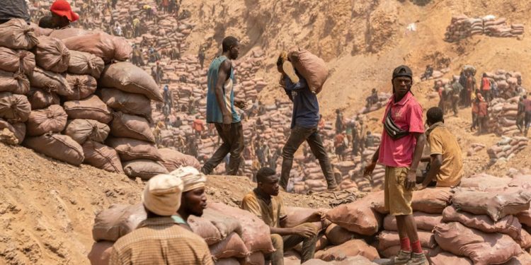 Menya iby’amasezerano y’amabuye y’agaciro Amerika yagiranye na RDC n’u Rwanda n’inyungu iyafitemo.