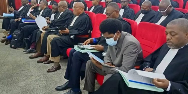 Abunganira Mutamba bagize icyo basaba urukiko.