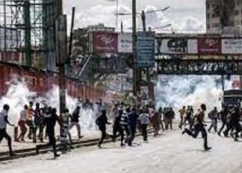 Perezida Ruto yategetse abapolisi guhita bakoresha kurasa mu maguru abigaragambya.