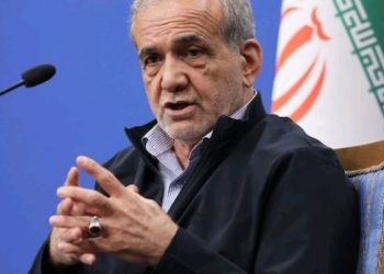 Perezida wa Iran yakomerekeye mu gitero gikaze Israel yagabye iwe.