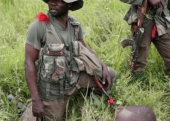 Umutwe wa Islamic State wigambye gukora igitero ku bantu barimo gusenga.