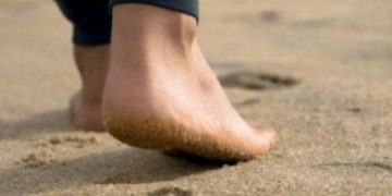 Kwambara Ibirenge: Inyungu ku Buzima n’Imikorere y’Amaguru.