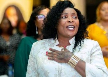 Rose Muhando yegukanye igihembo cya ICON AWARD muri TGMA 2025.