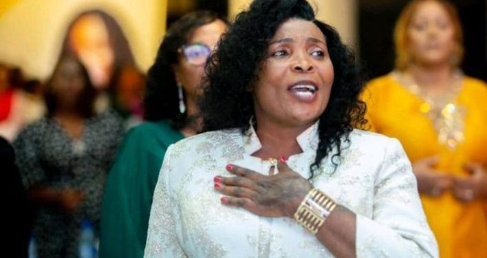 Rose Muhando yegukanye igihembo cya ICON AWARD muri TGMA 2025.