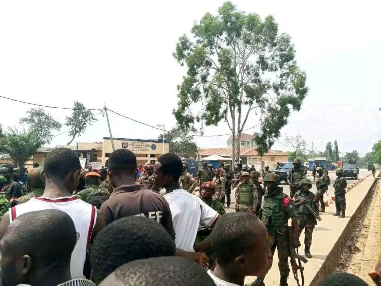 Ababarirwa muri 5 ni bo bamaze kugwa mu myigaragambyo iri kubera i Uvira abandi imirongo bayikomerekeyemo, inkuru irambuye