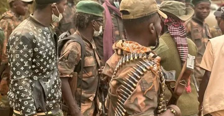 Wazalendo na FARDC basubiranyemo abasivili aba ari bo babigenderamo