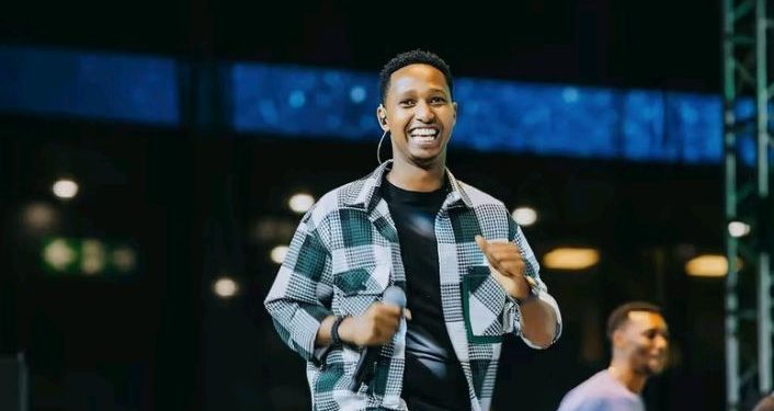 Ibyo wa menya kuri album ya gatanu Israel Mbonyi agiye kumurikira abakunzi be