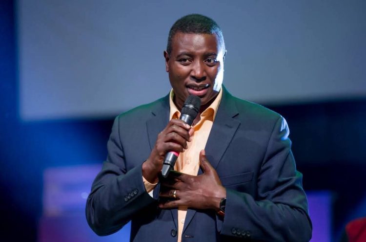 Intumwa Gitwaza yizihije imyaka amaze mu murimo w’ivugabutumwa, agira n’icyo abivugaho
