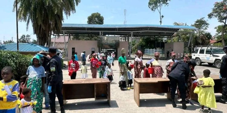 Abanyarwanda bataribake Batashye bava muri RDC, Bakirwa na UNHCR ku Mupaka wa Rubavu