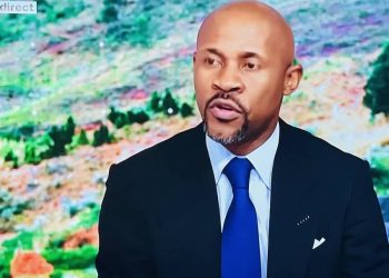 Guverinoma yahakanye uruhare mu bitero by’indege mu Burasirazuba-Minisitiri Muyaya