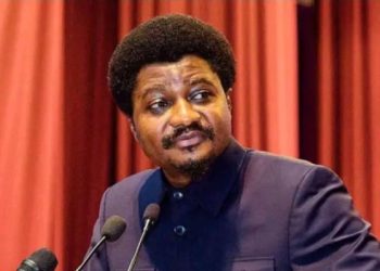 Mutamba ufunzwe yatunze agatoki bamwe mu bo perezida Tshisekedi yizeye, ananenga bikomeye imikorere y’ubutabera