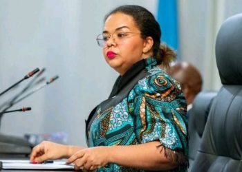 Minisitiri Kayikwamba yajanye mu nkiko ibinyamakuru byamusebeje