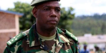 Gen. Baratuza w’Ingabo z’u Burundi yahakanye ibivugwa ku gufunga inzira, asubiza abigaragambya mu Minembwe