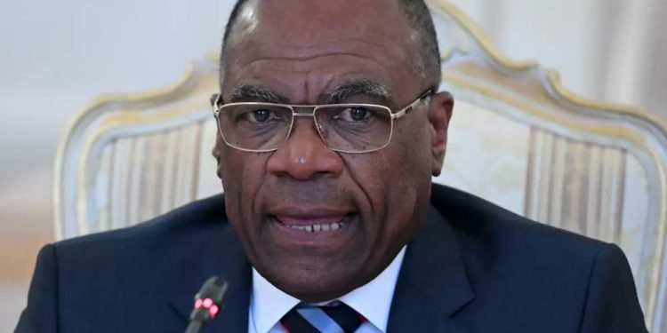 Amahoro nyayo ntashoboka FDLR igihari- Léonard Okitundu w’umunye-Kongo