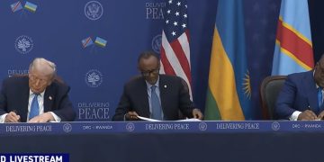 Amateka Yanditswe i Washington: Perezida Kagame na Tshisekedi Basinye Amasezerano y’Amahoro Yari Ategerejwe n’Isi Yose