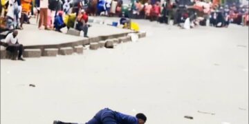 Kinshasa mu Marira, Umupolisi Wamamaye ku Mbuga Nkoranyambaga Yazize Igitero cy’Amabandi(Kaluna)