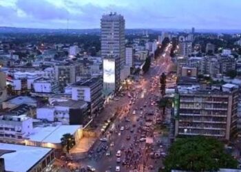 I Kinshasa Abakozi bakoze imyigaragambyo basaba imishahara yabo bamaze igihe badahembwa
