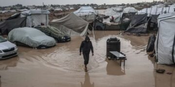 Imvura n’Imiyaga by’Itumba Bikomeje Kongera Umubabaro w’Abaturage ba Gaza