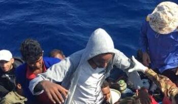 Ubwato Bwarimo Abimukira Bwarohamye, Abatari Bake Bahasiga Ubuzima