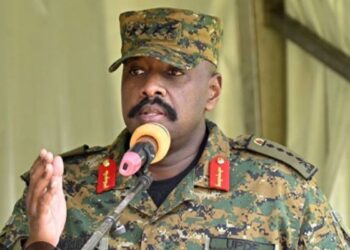 Umugaba Mukuru w’Ingabo za Uganda Yasezeranyije Igikorwa Gikomeye kuri Bobi Wine