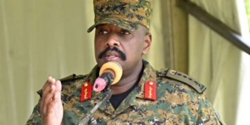 Umugaba Mukuru w’Ingabo za Uganda Yasezeranyije Igikorwa Gikomeye kuri Bobi Wine