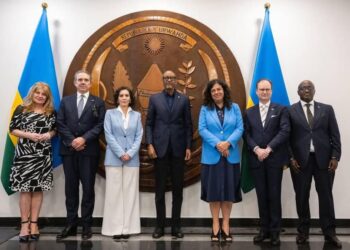 Perezida Kagame Yakiriye Intumwa z’Umuryango w’Ubumwe bw’u Burayi baganira ku Mutekano muke mu Burasirazuba bwa RDC