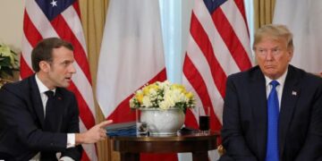 Perezida Emmanuel Macron Yatunguranye Atangaza Amagambo Akakaye ku Butegetsi bwa Donald Trump