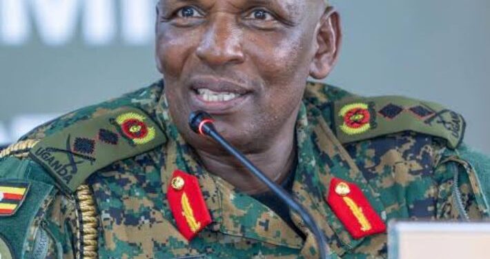 “RDC Ntikwiye Gucumbikira Abahungabanya Umutekano w’u Rwanda”-Gen Muhanguzi